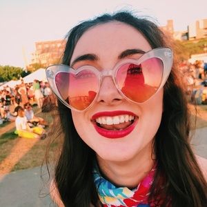 Meet your Posher, Caroline